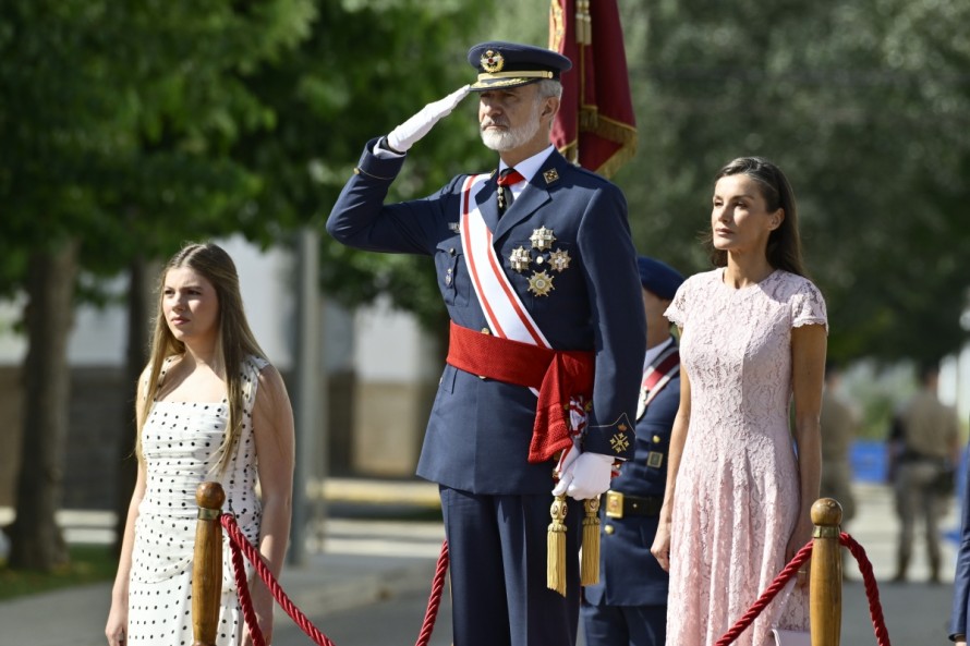 Imágenes de la entrega de los despachos con el rey Felipe VI, la reina Letizia, la princesa Leonor y la infanta Sofía