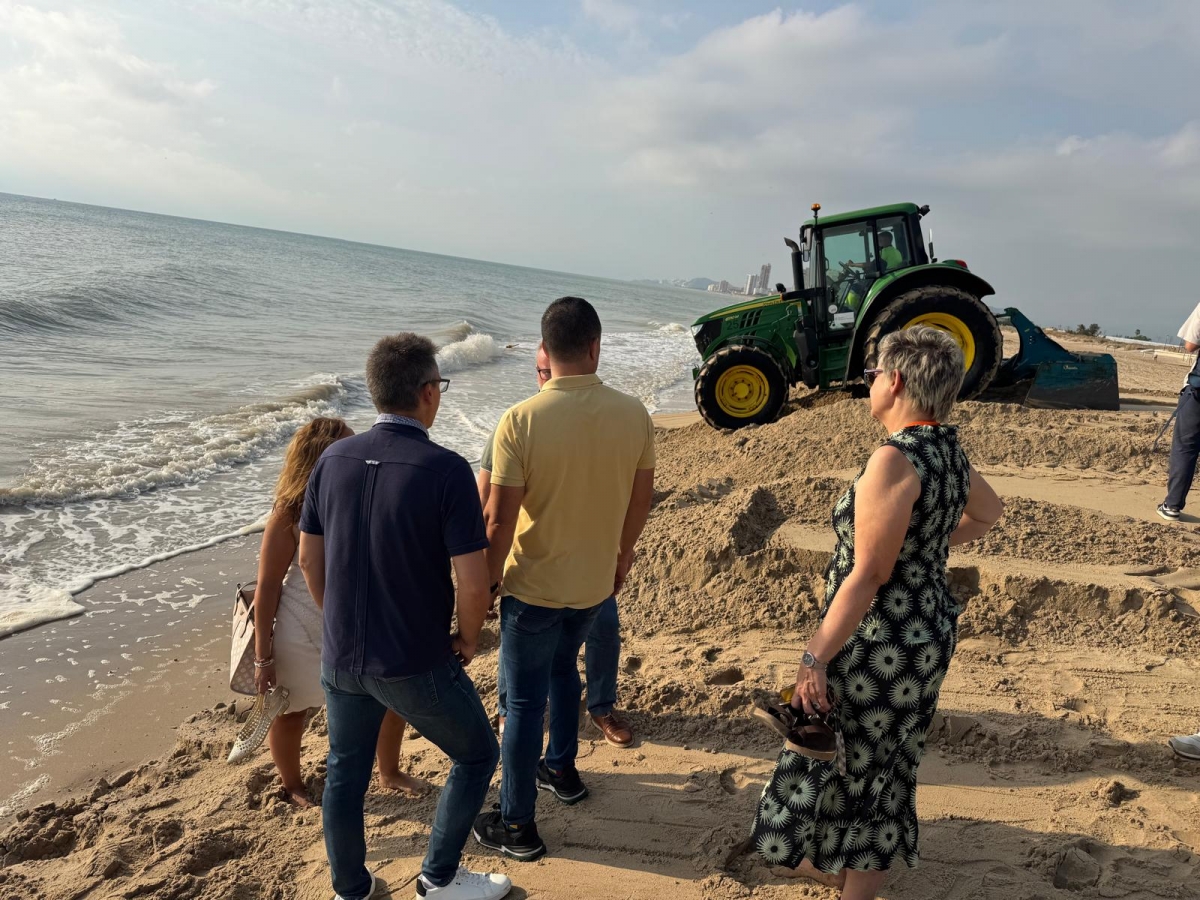 Actuación de la Diputación en el escalón de la playa de la Motilla. - Foto: AYUNTAMIENTO DE SUECA Actuación de la Diputación en el escalón de la playa de la Motilla.