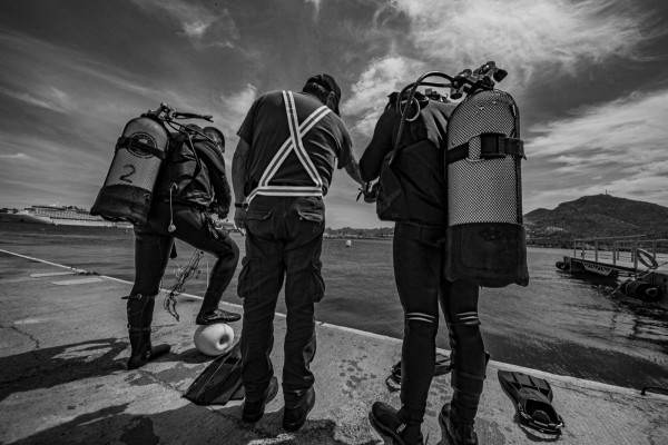 En busca de los secretos del Mediterráneo: así es una impresionante jornada de buceo profesional en las aguas de Cartagena