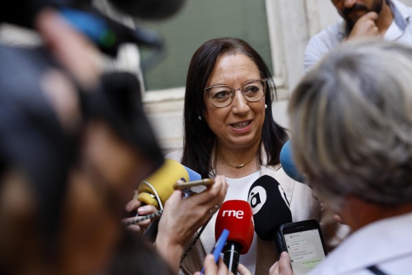 Llanos Massó se aferra al cargo: 