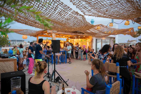 Els Magazinos apuesta por los conciertos de verano en la terraza 'La Mediterránea'