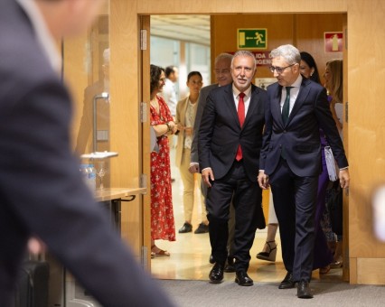 Hacienda busca reactivar la agenda autonómica en verano: cita a las CCAA por la financiación y acelera la quita de deuda