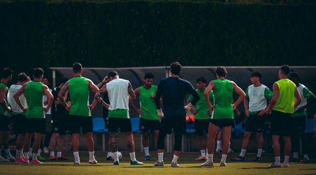 El Elche CF inicia su tercera semana de trabajo con el primer amistoso a la vista y sin altas
