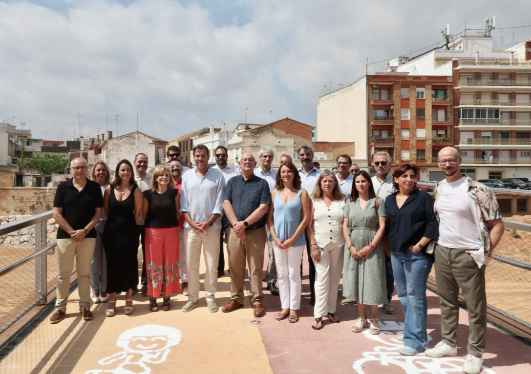Visita del ministro Óscar Puente a Paiporta. - Foto: MINISTERIO DE TRANSPORTES Visita del ministro Óscar Puente a Paiporta.