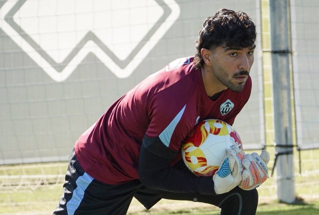 Amir Abedzadeh se desvincula del Castellón