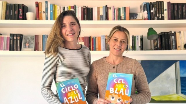 Dos creadoras alicantinas convierten una pregunta infantil en un alegato sobre el pensamiento crítico