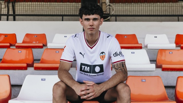 El Valencia CF renueva a Rubén Muñoz 