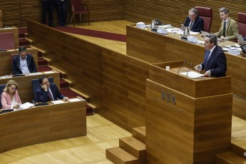 El PP refuerza su unidad con Vox: acepta la inclusión de la prioridad nacional en Servicios Sociales