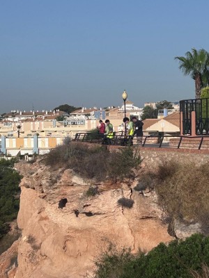 Orihuela acomete trabajos de conservación en la microrreserva de Aguamarina y la playa de La Glea