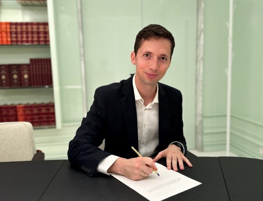 Castalla vuelve a disponer de servicio notarial tras la toma de posesión de Ignacio Martínez de la Torre