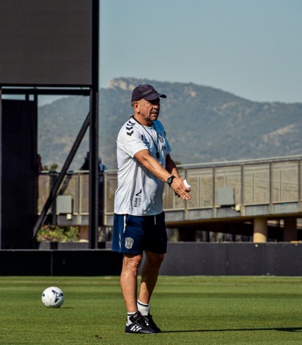 Un lunes y dos sábados, días de la semana en los que el CD Eldense disputará sus tres primeros partidos de LaLiga Hypermotion 2026/27