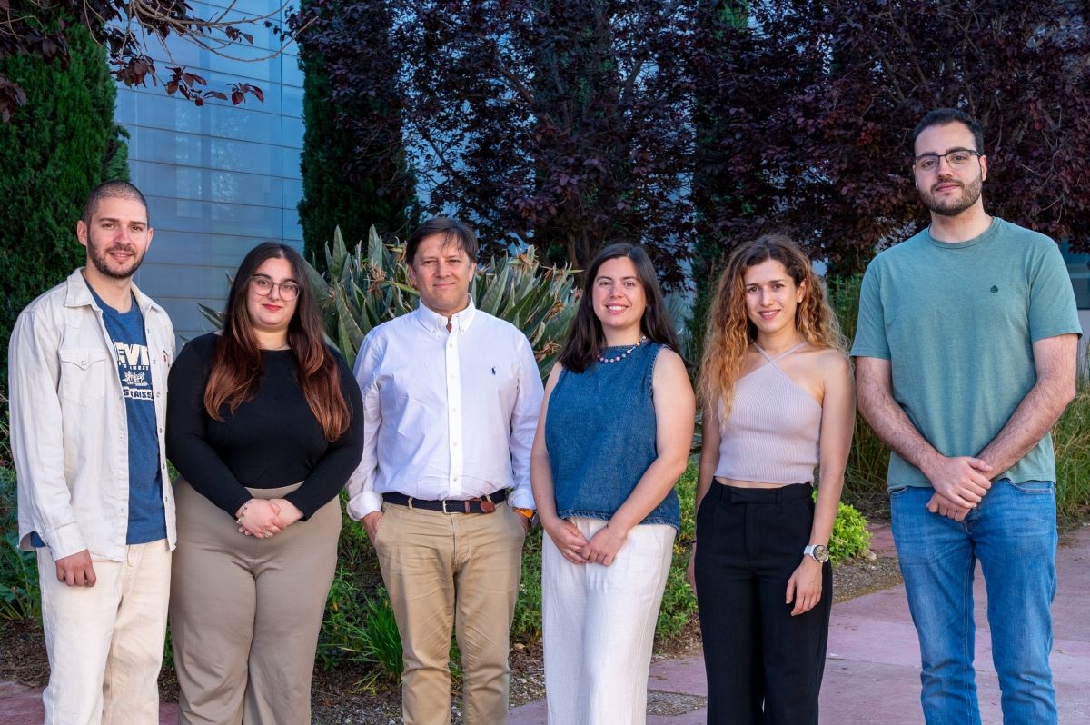Los investigadores del IN CSIC-UMH Alejandro Expósito, Andrea Torres, José P. López-Atalaya, Violeta Durán, Marína Guill - Los investigadores del IN CSIC-UMH Alejandro Expósito, Andrea Torres, José P. López-Atalaya, Violeta Durán, Marína Guill