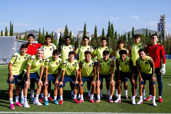 Ocho canteranos del Levante realizan la pretemporada con el primer equipo