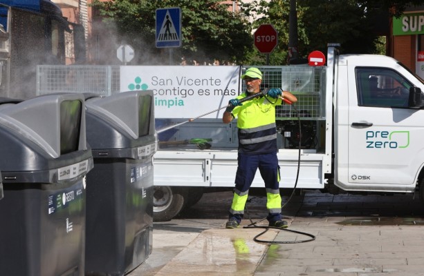 San Vicente despliega un operativo especial de limpieza poir las Fiestas de Hogueras y Barracas
