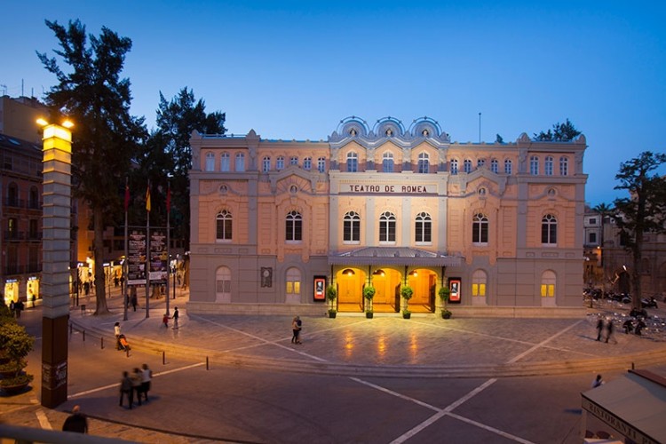 Murcia pone a punto sus teatros y centros culturales con una inyección de 1,7 millones para renovar la tecnología y el sonido