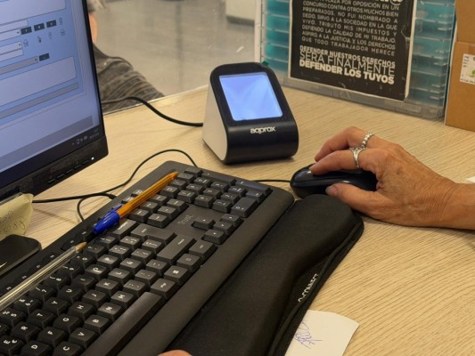 Paterna, entre las primeras ciudades de España en incorporar el DNI digital a la atención ciudadana