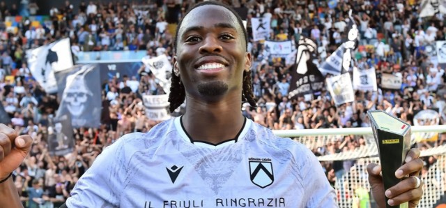 El Valencia CF se queda sin sus dos laterales derechos preferidos: mira de reojo a Kingsley Ehizibue 