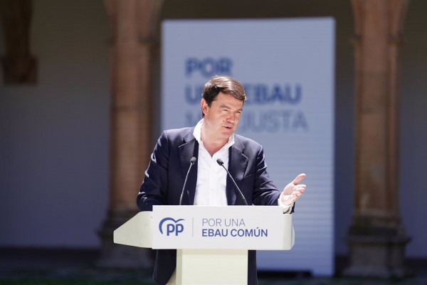 Un consejero de Vox de Castilla y León reta a Abascal y Mañueco lo mantiene en su puesto