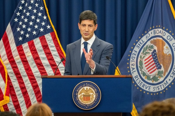 Kevin Warsh afirma que la Fed 