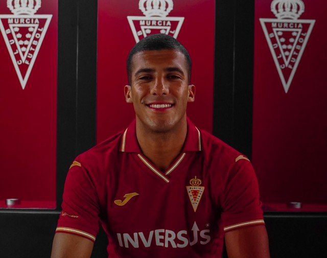 El lateral izquierdo marroquí Mounir Errahaly vuelve a la Región llegando al Real Murcia