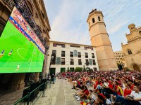 La plaza Mayor de Castelló resuena con el triunfo de España sobre Francia en las semifinales del Mundial