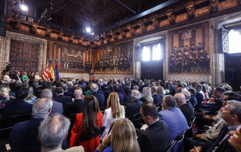 La Generalitat envía las distinciones del 9 d'Octubre a los galardonados sin celebrar acto