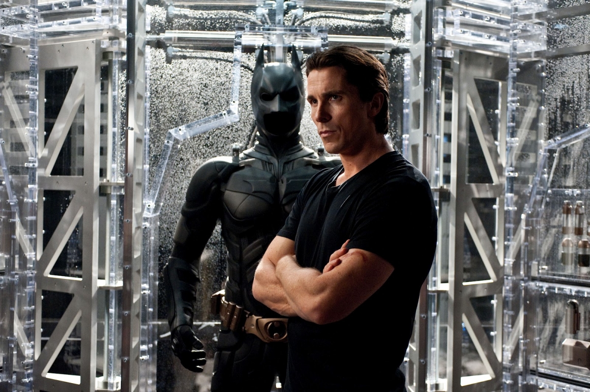 Christian Bale interpreta a un Bruce Wayne arrancado de su hogar desde el asesinato de sus padres. - Christian Bale interpreta a un Bruce Wayne arrancado de su hogar desde el asesinato de sus padres.
