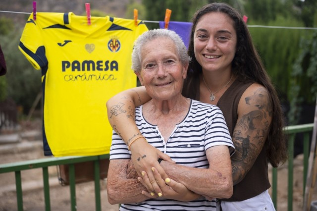 El Villarreal sella la continuidad de la delantera castellonense Aixa Salvador para la próxima campaña