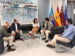 El alcalde de San Javier recibe a la nueva presidenta de Froet, Mercedes Pérez, vecina de El Mirador