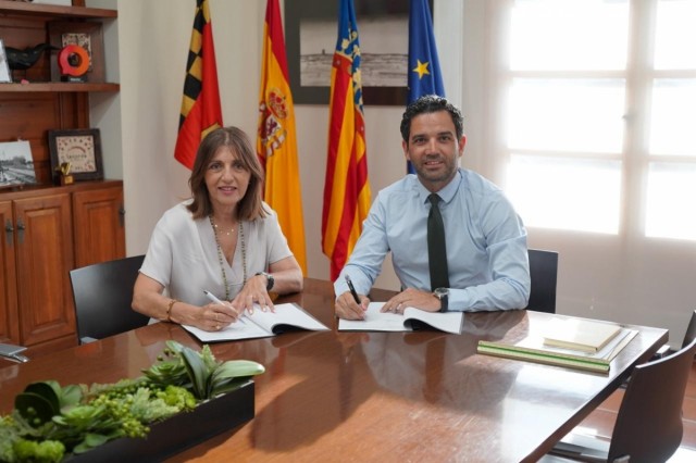 Paterna firma un acuerdo con Femeval para impulsar la transformación digital de su tejido empresarial