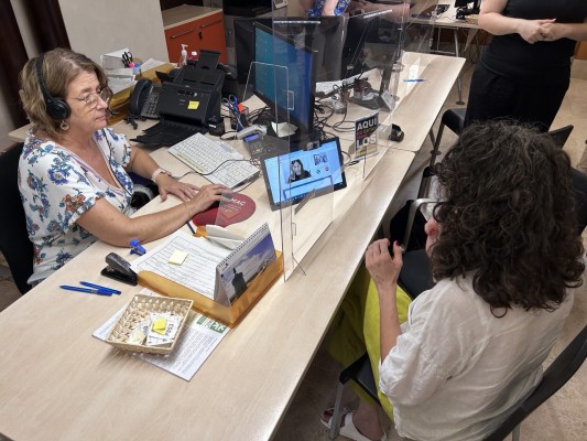 Elche ofrecerá el servicio de interpretación en lengua de signos en la OMAC a partir del lunes