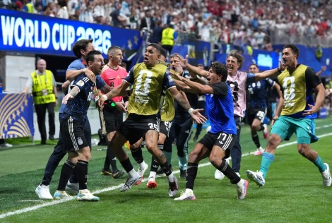 Argentina rubrica otra remontada y será el rival de España en la final