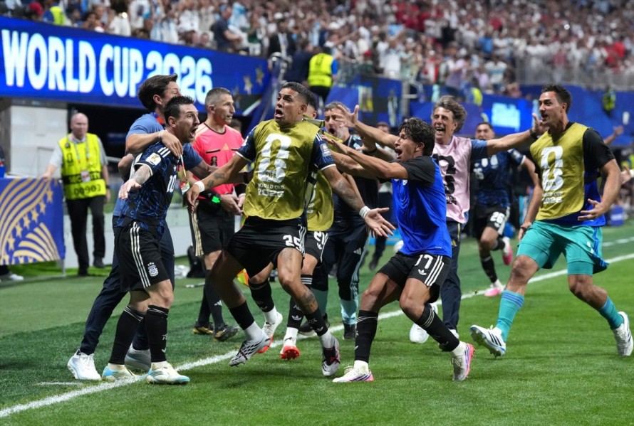 Argentina rubrica otra remontada y será el rival de España en la final