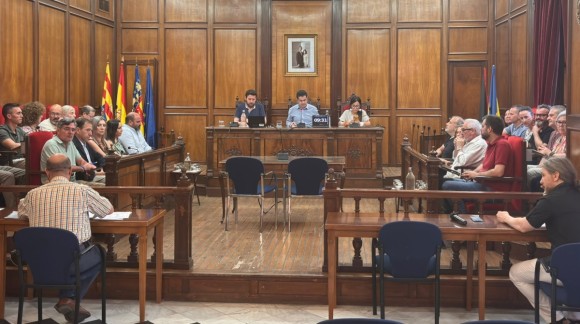 Alcoy ratifica sus festivos locales para 2027 sin unanimidad y con discrepancias por el 23 de abril