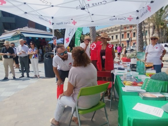 Alicante amplía al viernes el dispositivo por altas temperaturas y atiende a 55 personas en el CAUS
