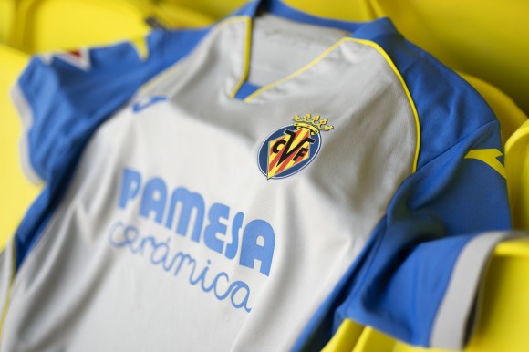 El Villarreal vuelve al gris de Senna, Riquelme y Forlán en su segunda equipación para la 26/27