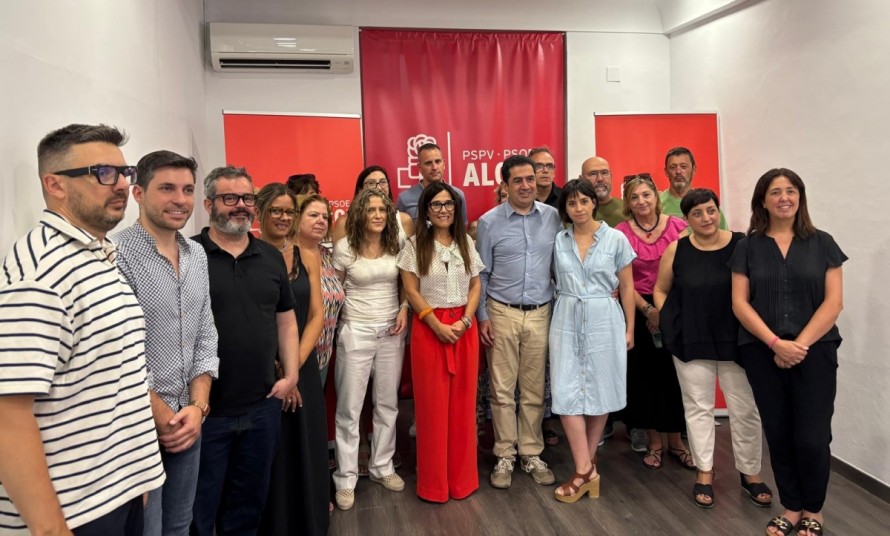 El socialista Toni Francés no optará a renovar la alcaldía de Alcoy en 2027 y muestra su apoyo a la edil Lorena Zamorano