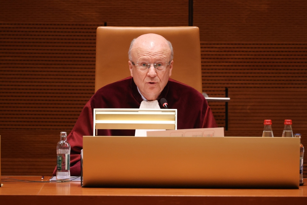 El presidente del TJUE, Koen Lenaerts, lee la sentencia sobre la Ley de Amnistía. - Foto: JULIEN WARNAND / BELGA / EP El presidente del TJUE, Koen Lenaerts, lee la sentencia sobre la Ley de Amnistía.