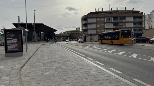 El servicio gratuito de autobús desde Paiporta hasta la playa de Pinedo arranca el 24 de julio