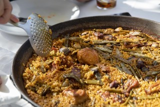 Diez años del paella emoji: qué ha cambiado en la paella… y en la sociedad valenciana 