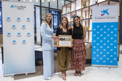 CaixaBank reconoce a la empresa valenciana Maxcolchon por su contribución a la vacunación de cerca de 44.000 niños de países africanos