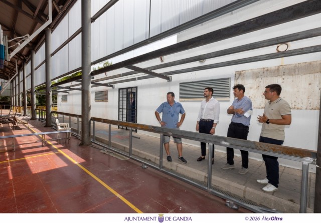 Gandia millora la pista B de bàsquet del poliesportiu amb una inversió de 80.000 euros