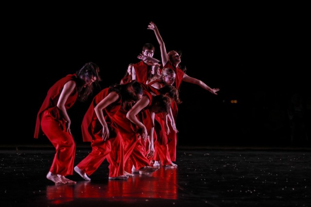 La 'Cita con la danza' eclipsa la noche de Benicàssim junto al mar en el anfiteatro Pepe Falomir