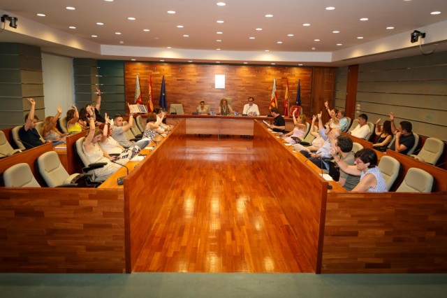 Torrent moviliza más de 8,3 millones de euros, de los cuales 1,3 se destinarán a climatizar centros educativos, y el resto a reforzar los servicios municipales y reducir deuda