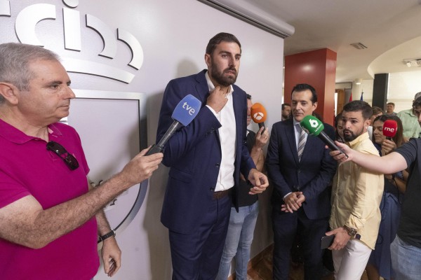 Vox romperá con el PP en ocho municipios de la Región 
