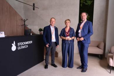 La empresa química alemana Stockmeier presenta su hub industrial de más de 28.000 m² a la consellera de Industria 