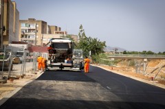 Torrent recupera una calle que desapareció tras la Dana y entra en la recta final de su reconstrucción