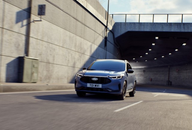 El nuevo Ford Kuga hace historia: primer coche fabricado en España con tecnología de conducción sin manos BlueCruise