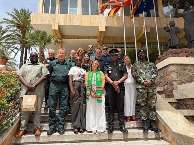 Benicàssim recibe a mandos estatales de Ghana para compartir experiencia en seguridad de grandes eventos
