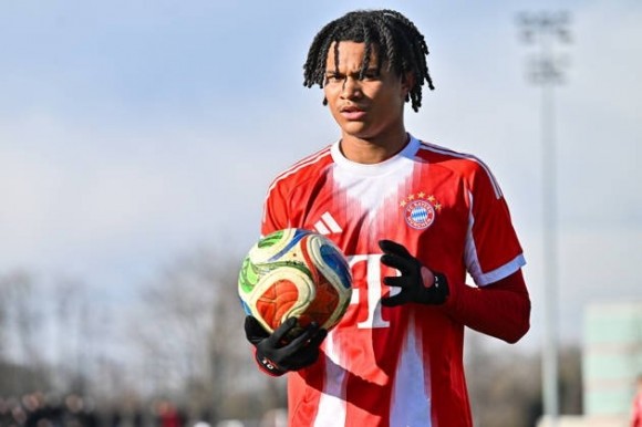 El CD Eldense obtiene del Bayern de Múnich la cesión del lateral Julien Yanda, quien jugará de azulgrana un curso sin opción a prórroga
